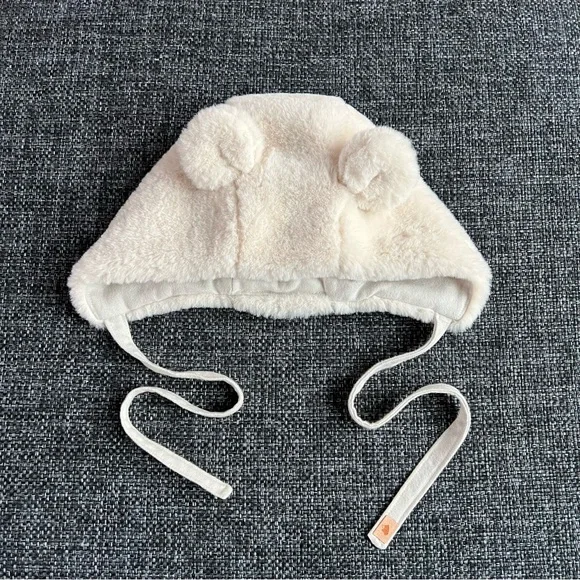 Native Fable Polar Bear Bonnet Size 2/3 Years